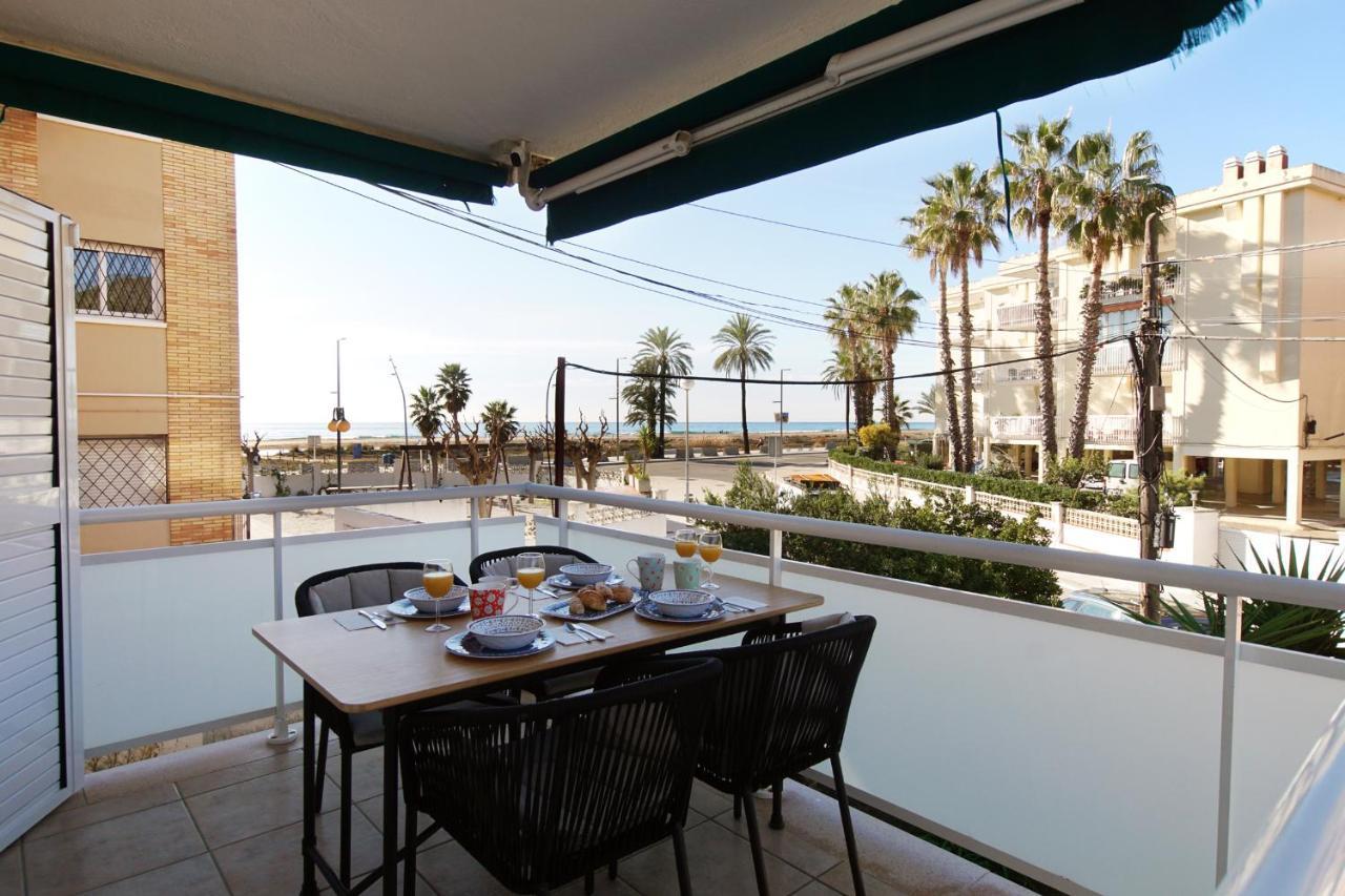 Beach Club House Apartment Кастелдефелс Екстериор снимка